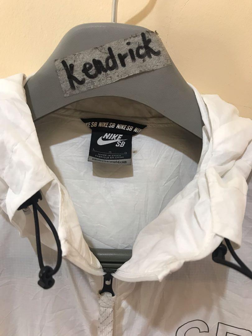 packable windbreaker nike