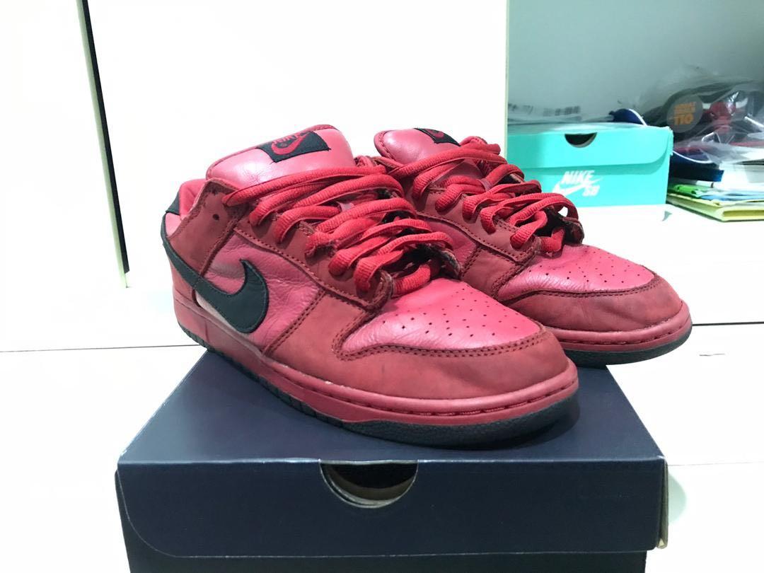 Nike sb shop true red