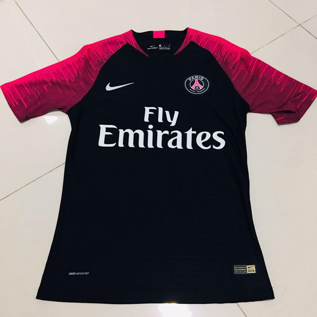 Psg black deals and pink jersey