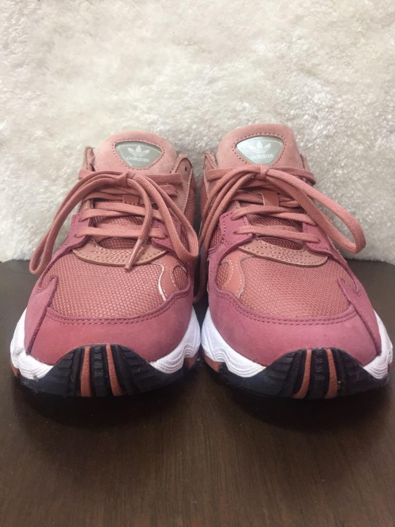 adidas falcon size 5.5