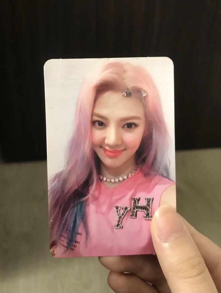 Snsd Hyoyeon Photocard Holiday Night Album Hobbies Toys Memorabilia Collectibles K Wave On Carousell