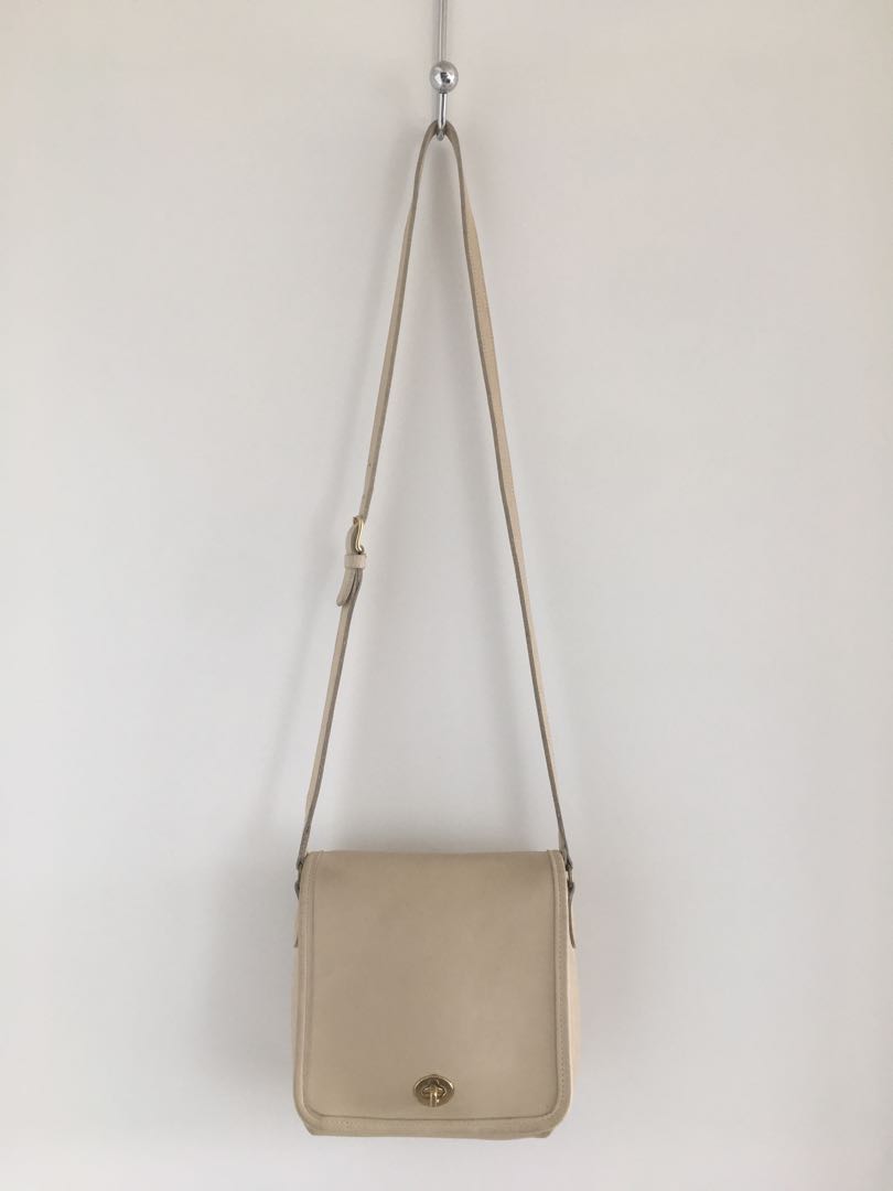 Gold fossil purse store