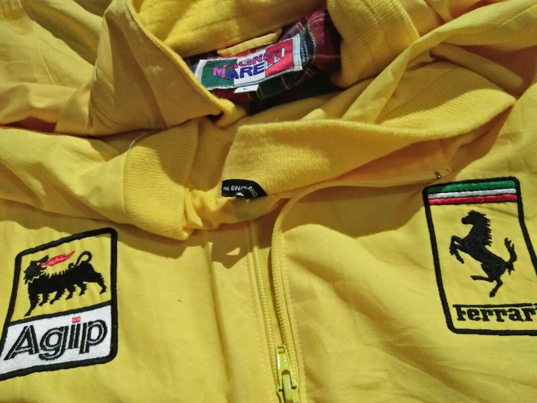 Jacket (Category: Coats, Jackets and Outerwear) located in Klang. Submitted by jack1684 (Listing ID 268720490, Image 3). Description: Combo 300.