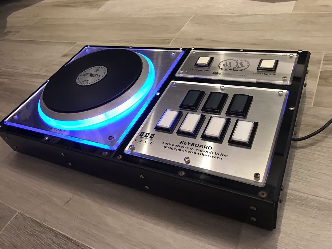 經典珍藏原裝ps2 Konami Beatmania Iidx家用版3rd 16th全集 Dj Dao Platinum Edition Evolution 2nd Ps2三和按鍵捽碟掣 Sony Playstation 2簿機連hdmi 再連額外原廠捽碟細掣及額外11盒原裝game 遊戲機 遊戲機裝飾配件 遊戲週邊商品