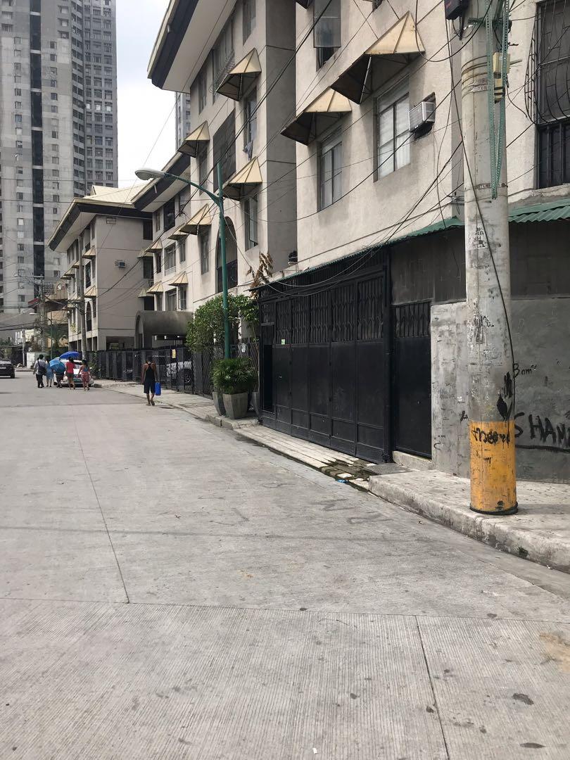 Makati Solo room for Rent walking distance from Mapua University