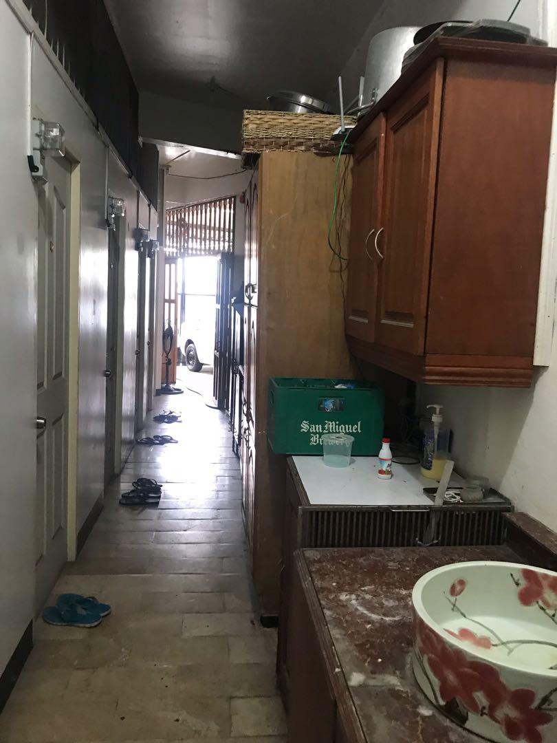Makati Solo room for Rent walking distance from Mapua University