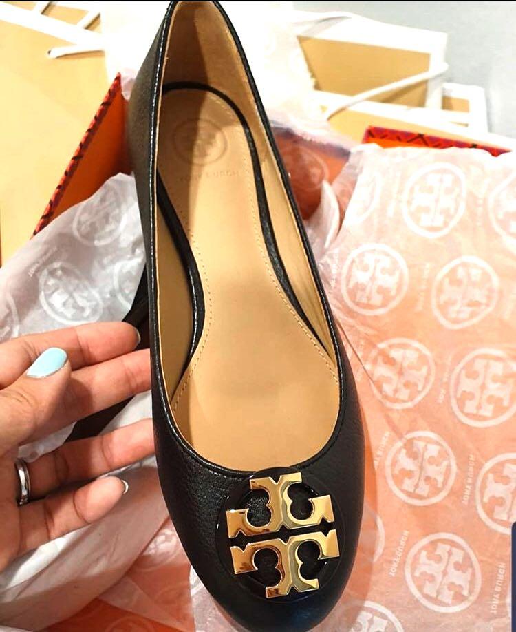Tory Burch Claire Ballet Flat Tumbled Leather BLACK SIZE 7 ??, Women's  Fashion, Footwear, Flats & Sandals on Carousell