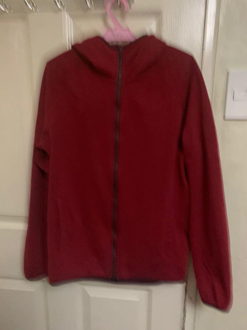 Uniqlo Jacket (Category: Coats, Jackets and Outerwear) located in Taguig. Submitted by julski21 (Listing ID 268702061, Image 2). Description: .