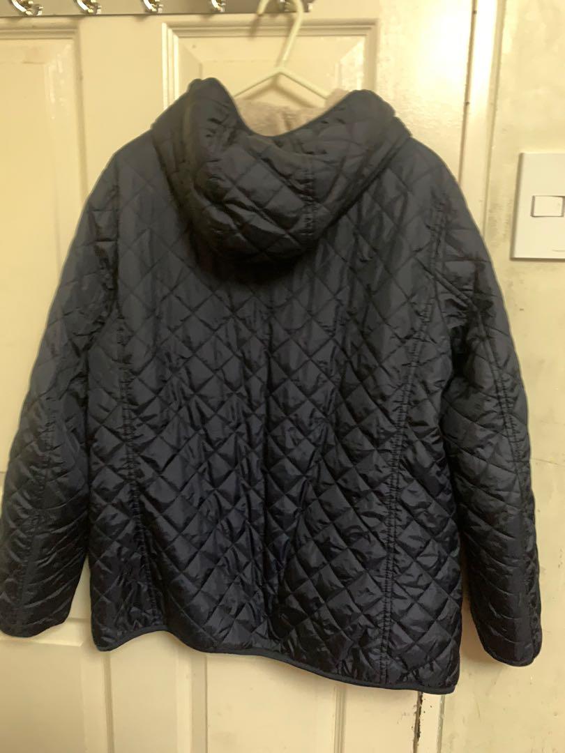 Uniqlo Jacket (Category: Coats, Jackets and Outerwear) located in Taguig. Submitted by julski21 (Listing ID 268702190, Image 3). Description: .