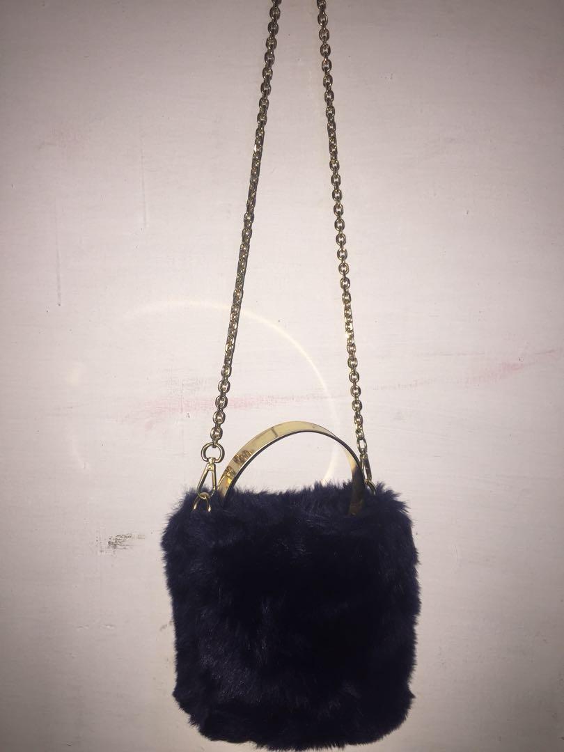 fur bucket bag