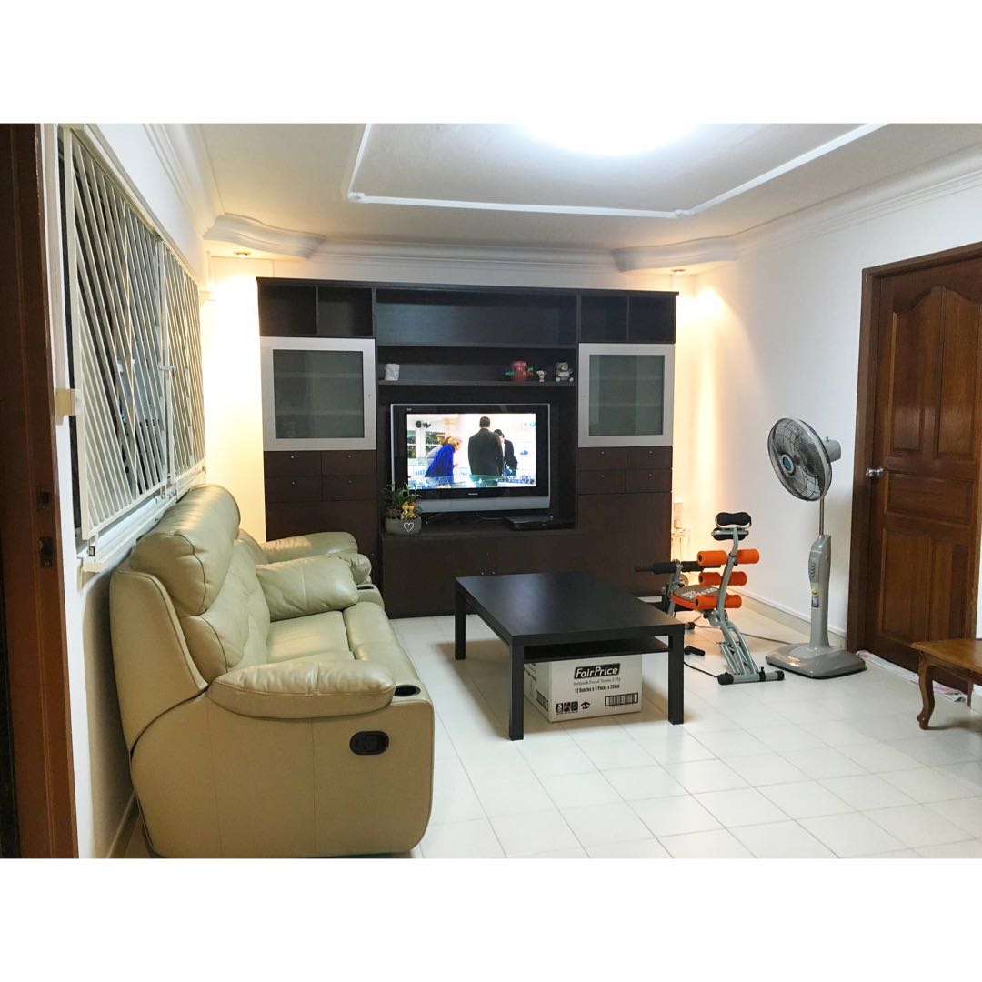 (Category: ) located in . Submitted by yolomselle (Listing ID 268843726, Image 1). Description: .