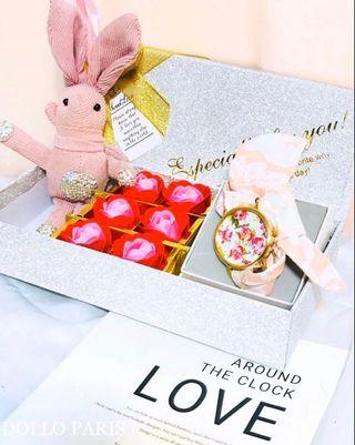 🌹母親節限量禮盒🌹DOLLO PARIS ( L ) FLORALTIME ROSY FRENCH STYLE SCART WATCH SOAP ROSE DIAMOND RABBIT GIFT BOX BIRTHDAY #MOTHERDAY #VALENTINES MOTHER DAY GIFTS 高級訂製 法式簡約 繁花時間系列 玫瑰布帶 #腕錶 手錶 #香皂花 閃鑽兔子禮盒 #生日 #情人節 #結婚 #求婚 #聖誕節 #禮物 #Vdaysaver
