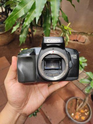 Kamera Analog Canon EOS 750
