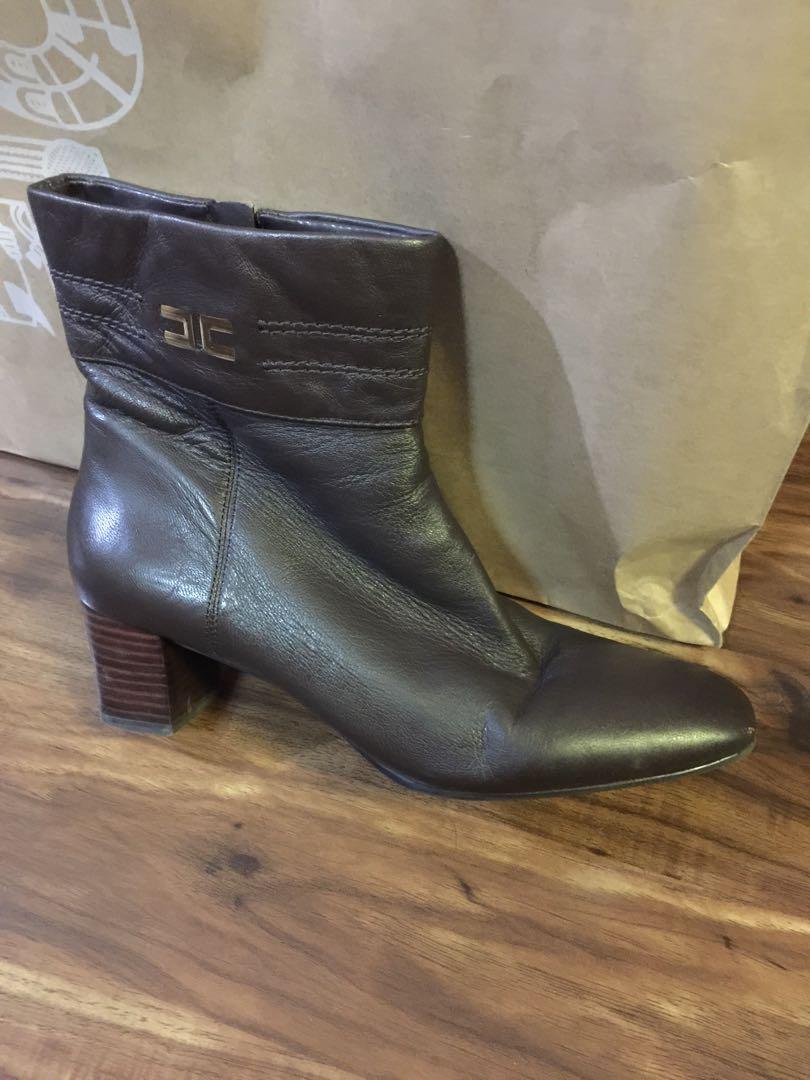 Bandolino Boots (Category: Boots) located in Quezon City. Submitted by peg905 (Listing ID 268868327, Image 3). Description: Size 8.5 Dark brown Leather Very comfy to use.