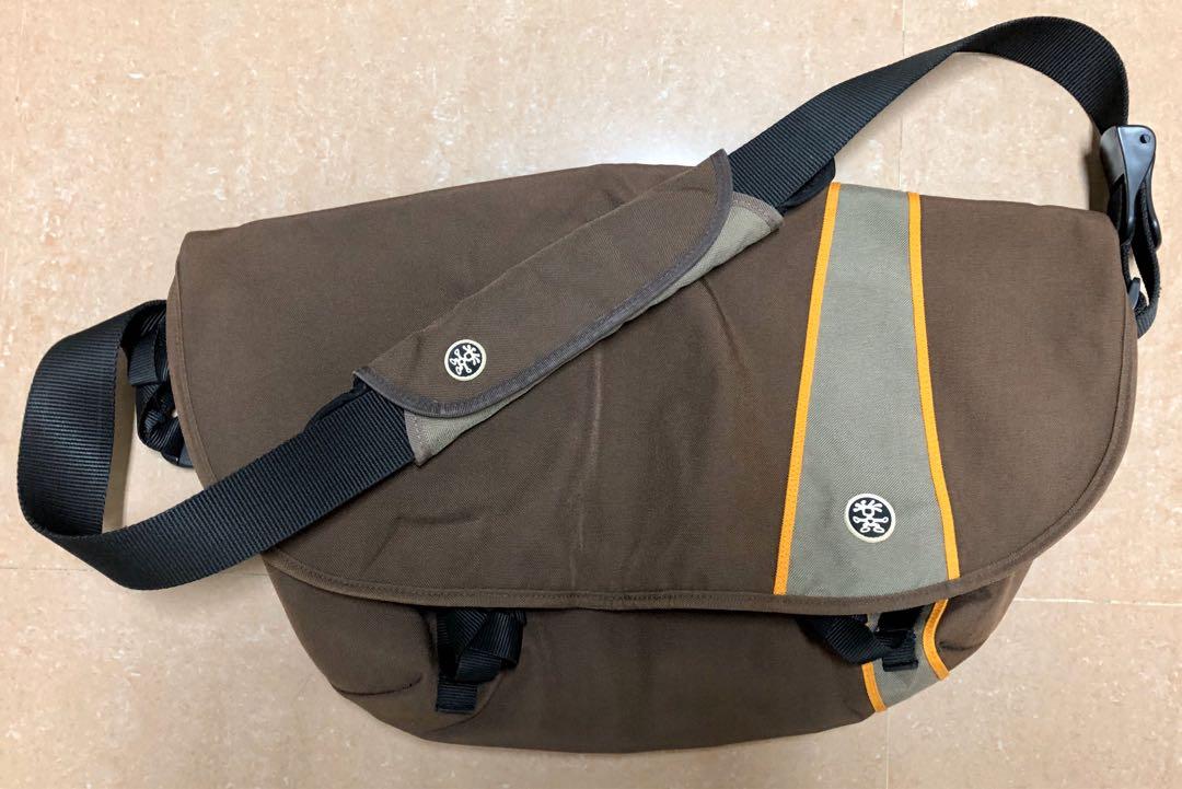 Crumpler Messenger Bag (The Complete Seed), Men's Fashion, Bags