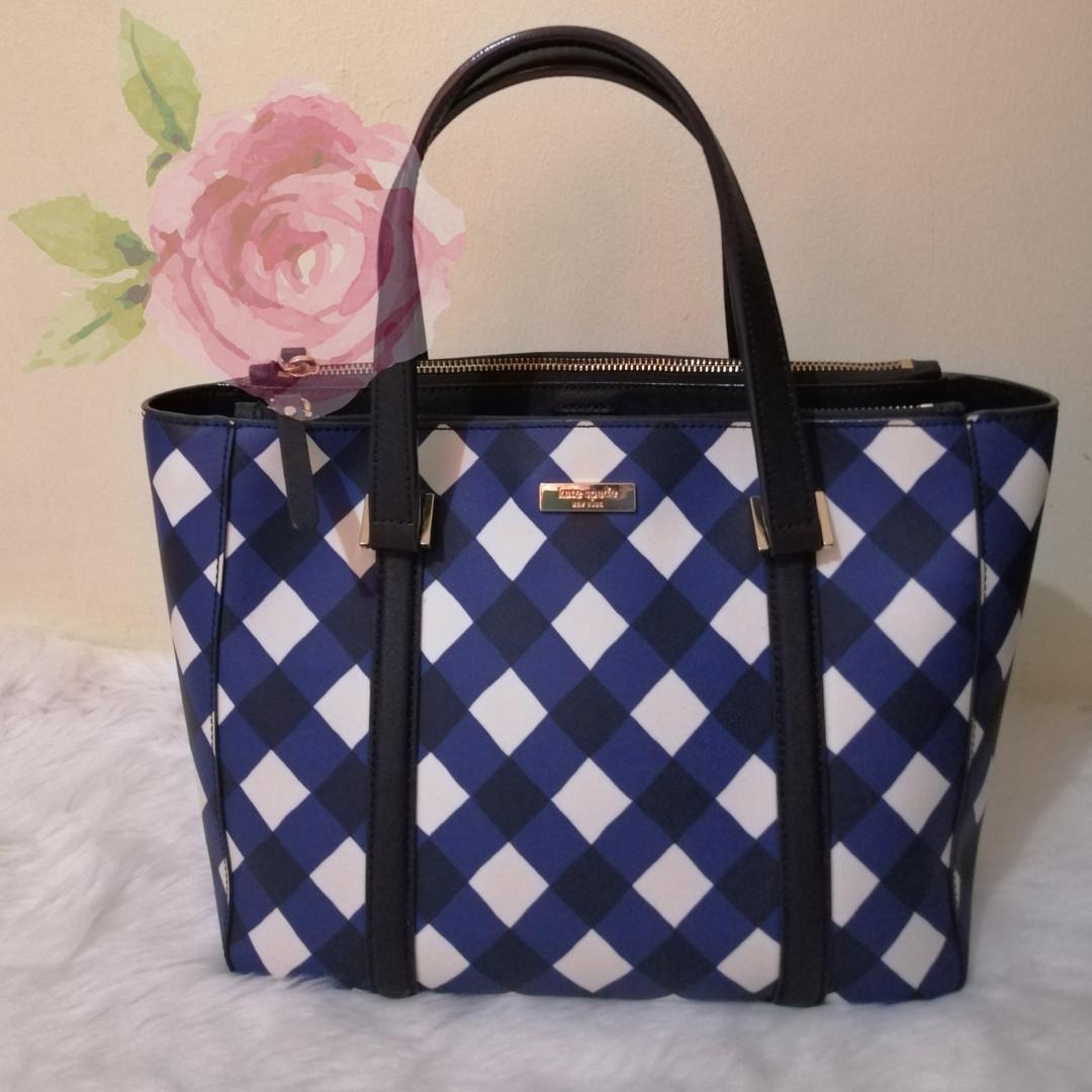 Kate Spade Tote Bag (Category: Tote Bags) located in Las Pinas. Submitted by oochiecoochie (Listing ID 268878595, Image 1). Description: Guaranteed authentic as this is my personal used bag Looks New Used twice only.