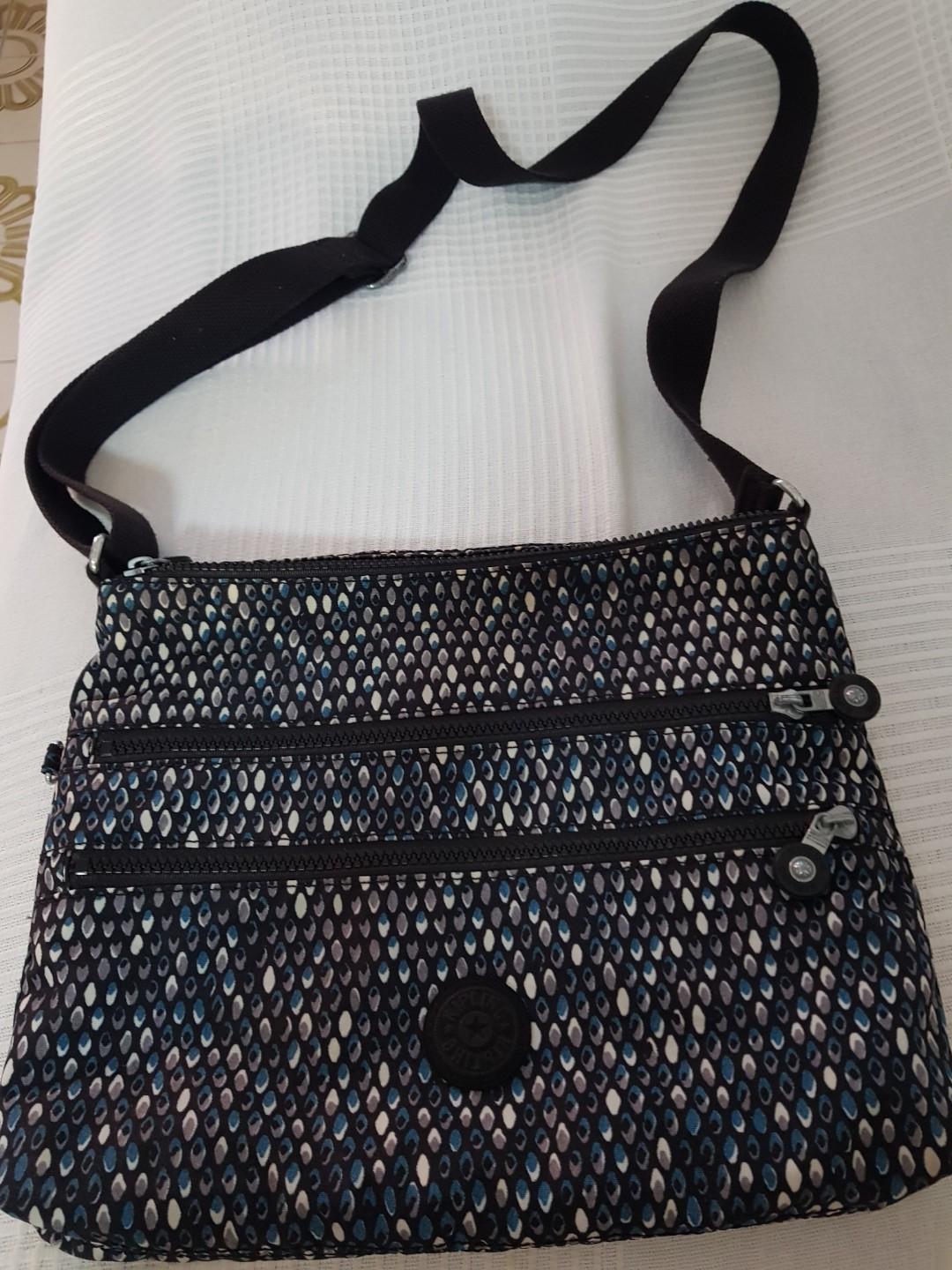Kipling Crossbody Sling Bag, Women's Fashion, Bags & Wallets, Crossbody Bags on Carousell