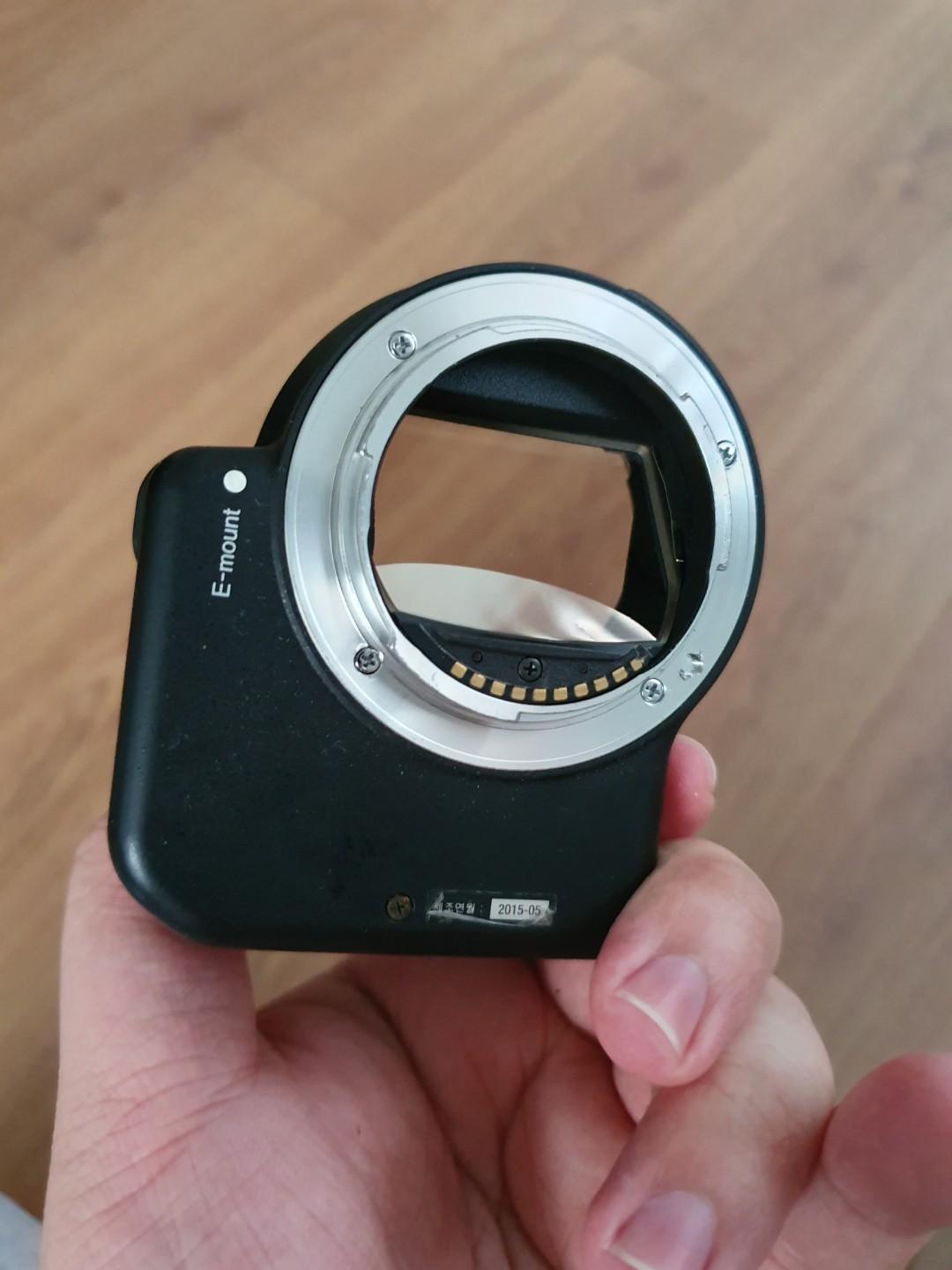 Sony LAEA4 A mount to E mount adapter, Photography, Lens & Kits on