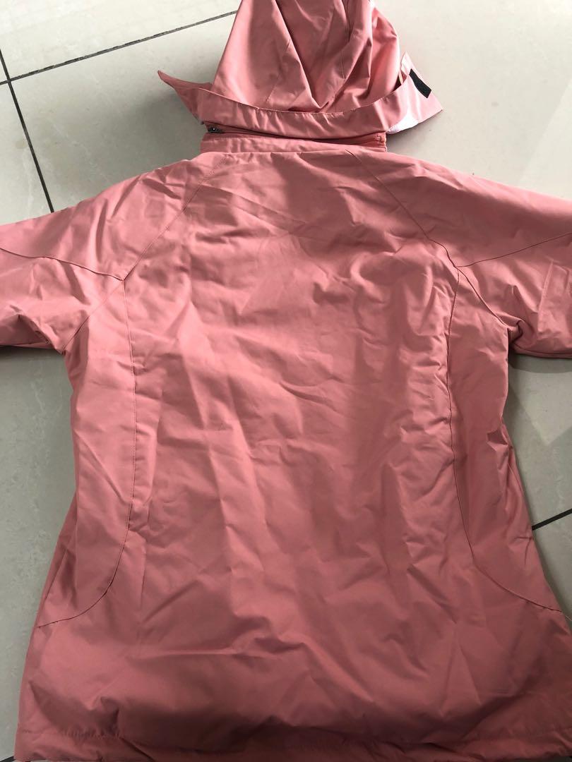 Winter Jacket (Category: Coats, Jackets and Outerwear) located in Johor Bahru. Submitted by laluna129 (Listing ID 268854575, Image 2). Description: New jacket. It came late for my trip. Never use it. Price including postage. Can be detached as shown in picture. .