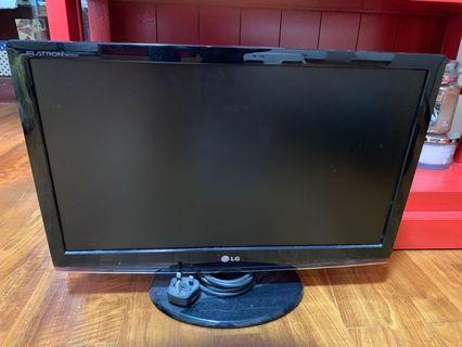 LG 21” flatron w2353v monitor