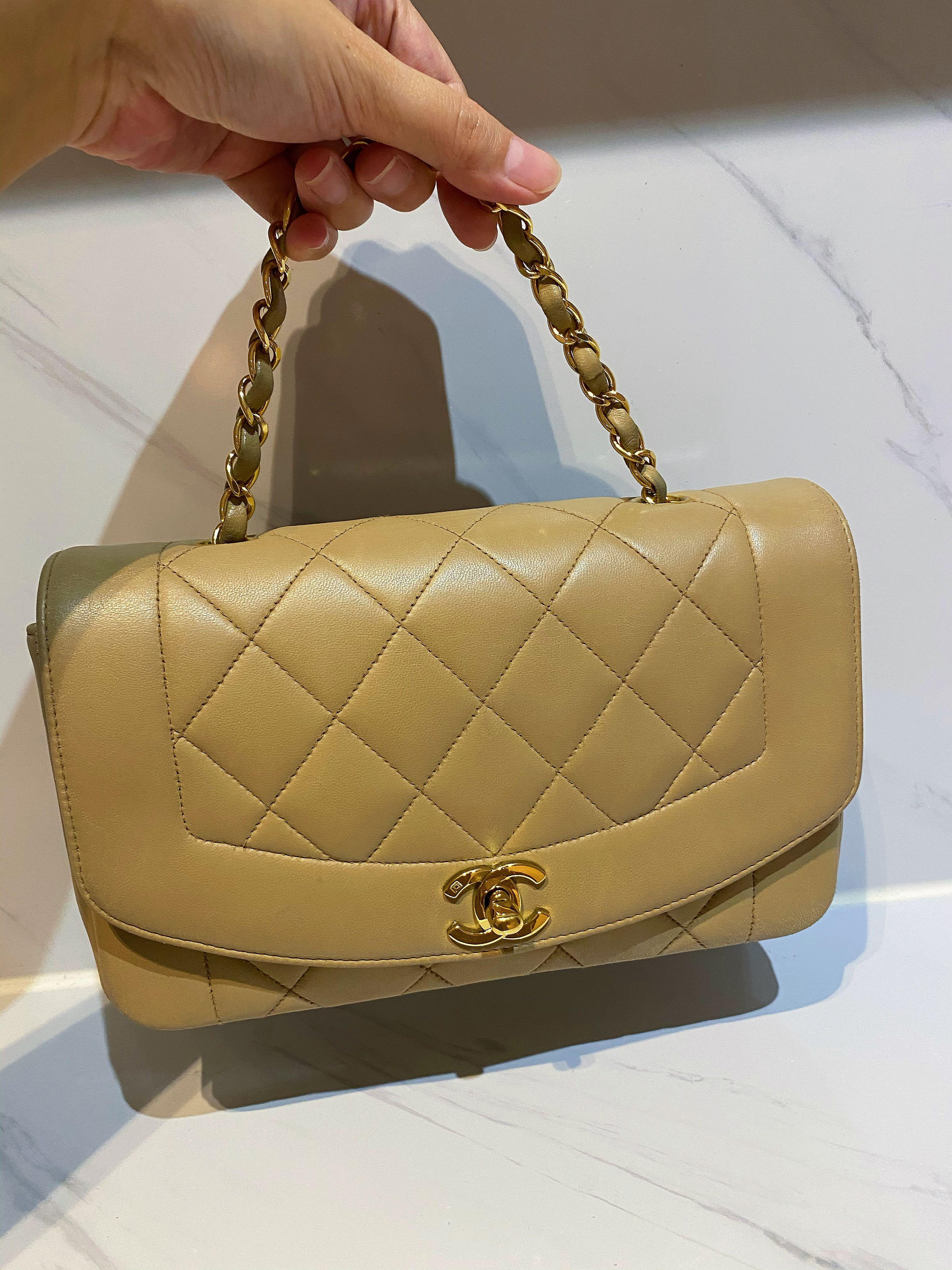 ❤️Price reduced ❤️Chanel Vintage Small Diana beige gold hardware , Luxury,  Bags & Wallets on Carousell