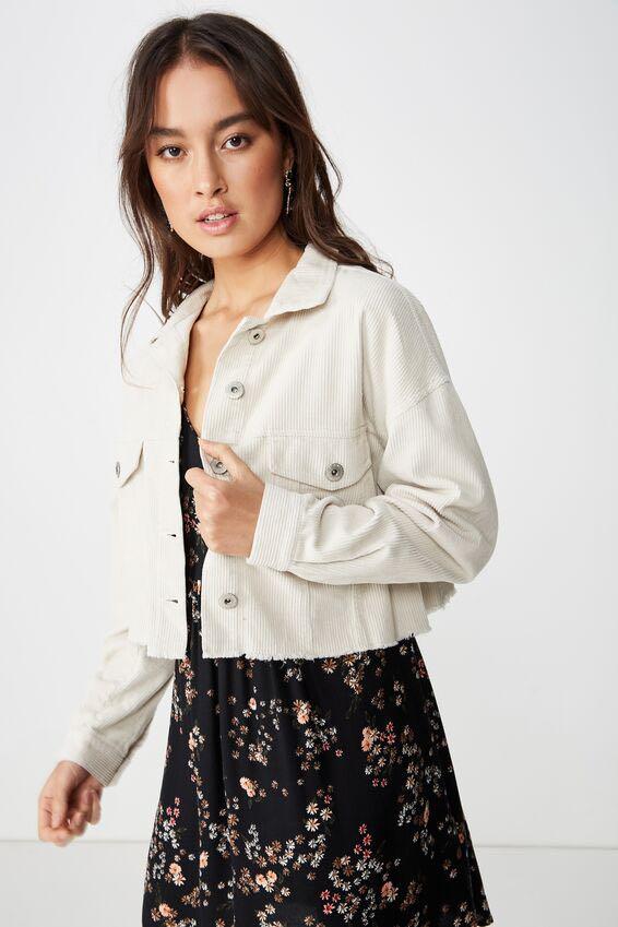 Denim jacket (Category: New Undergarments & Loungewear) located in Singapore. Submitted by sushii99 (Listing ID 269040149, Image 1). Description: Absolutely brand new with tag! Bought on impulse so please help me clear it 😭😭 .