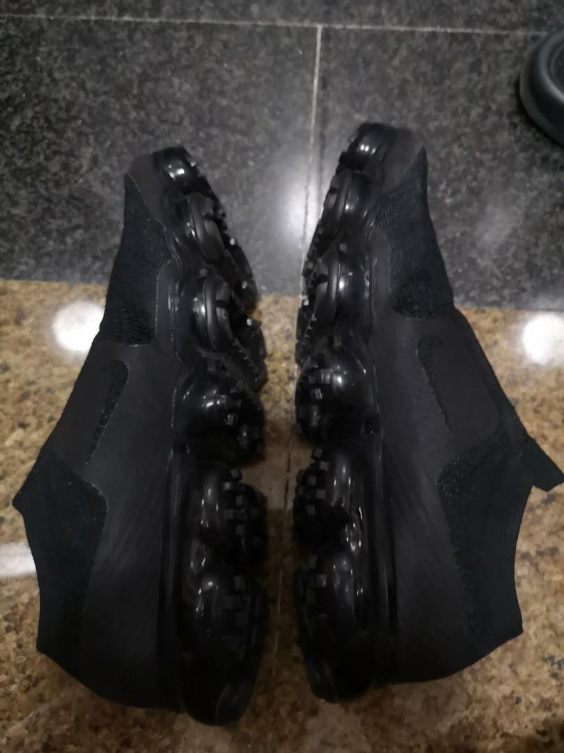 flyknit laceless