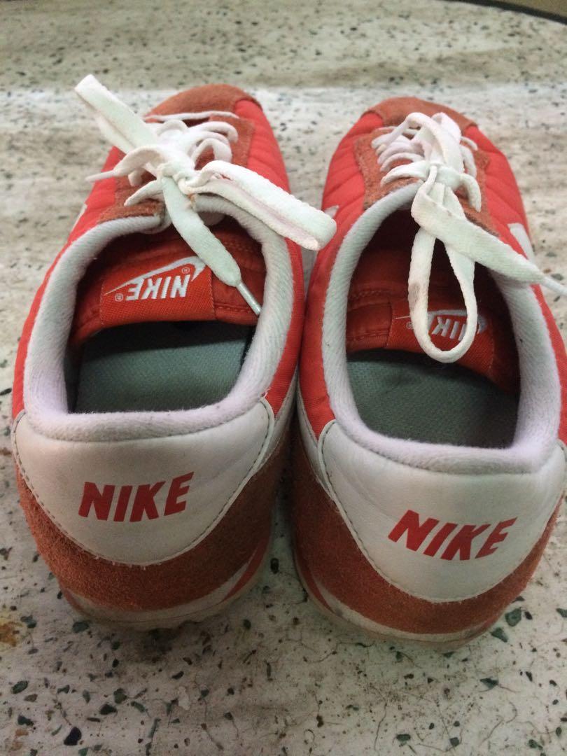 Nike cortez tag sales