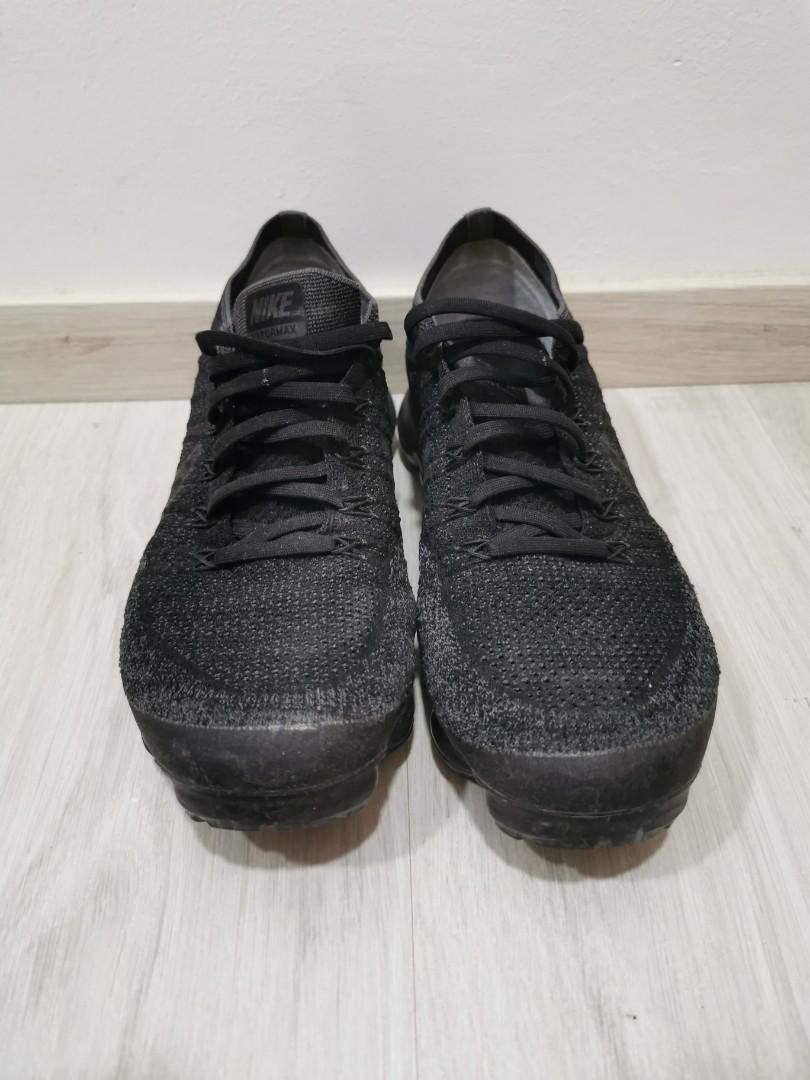 vapour max all black