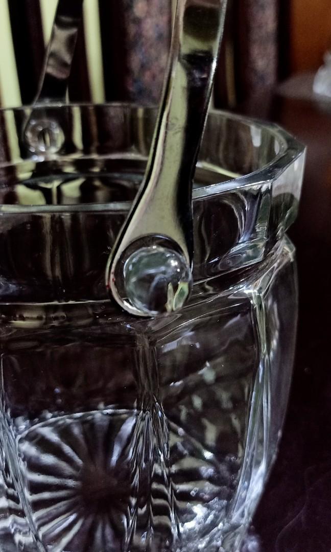 Old crystal ice bucket (Category: Food Organization & Storage) located in Tayabas. Submitted by sahayamay77 (Listing ID 269092834, Image 2). Description: Crystal with stainless handle.