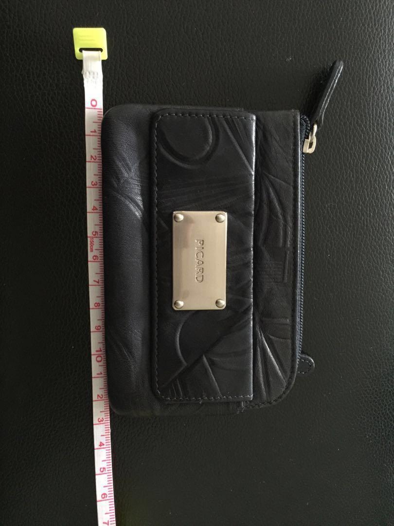 Nike (Category: Sneakers) located in Singapore. Submitted by oceanuss (Listing ID 244997607, Image 3). Description: Authentic Nike man Light and super comfortable ,great for running and walking. Wore less than 4 times. Coach various 🌸 Authentic as claim by the merchant. Normal price was up to $458...now only $99...limited offer only 🌼 1. New and unused blue key pouch/ small wallet with two compartments in it. 2. Ralph Lauren (used for one week 