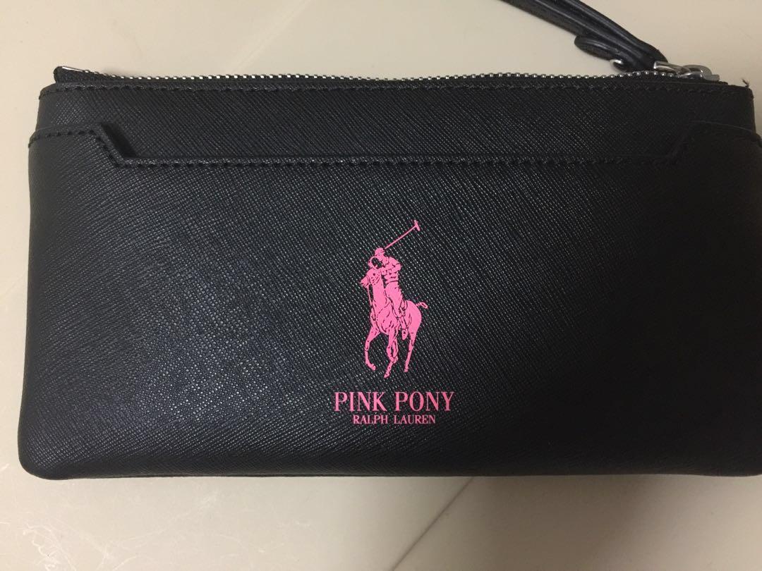 Nike (Category: Sneakers) located in Singapore. Submitted by oceanuss (Listing ID 244997607, Image 4). Description: Authentic Nike man Light and super comfortable ,great for running and walking. Wore less than 4 times. Coach various 🌸 Authentic as claim by the merchant. Normal price was up to $458...now only $99...limited offer only 🌼 1. New and unused blue key pouch/ small wallet with two compartments in it. 2. Ralph Lauren (used for one week 