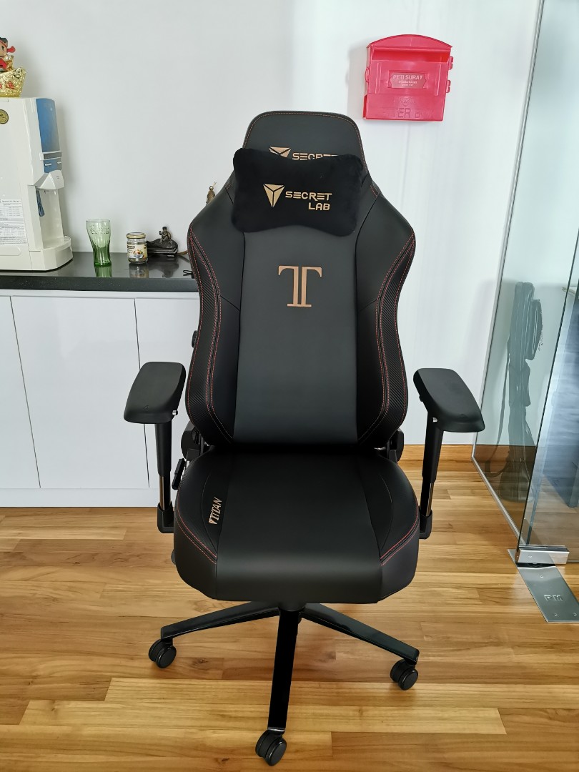 Secretlab 2018 store