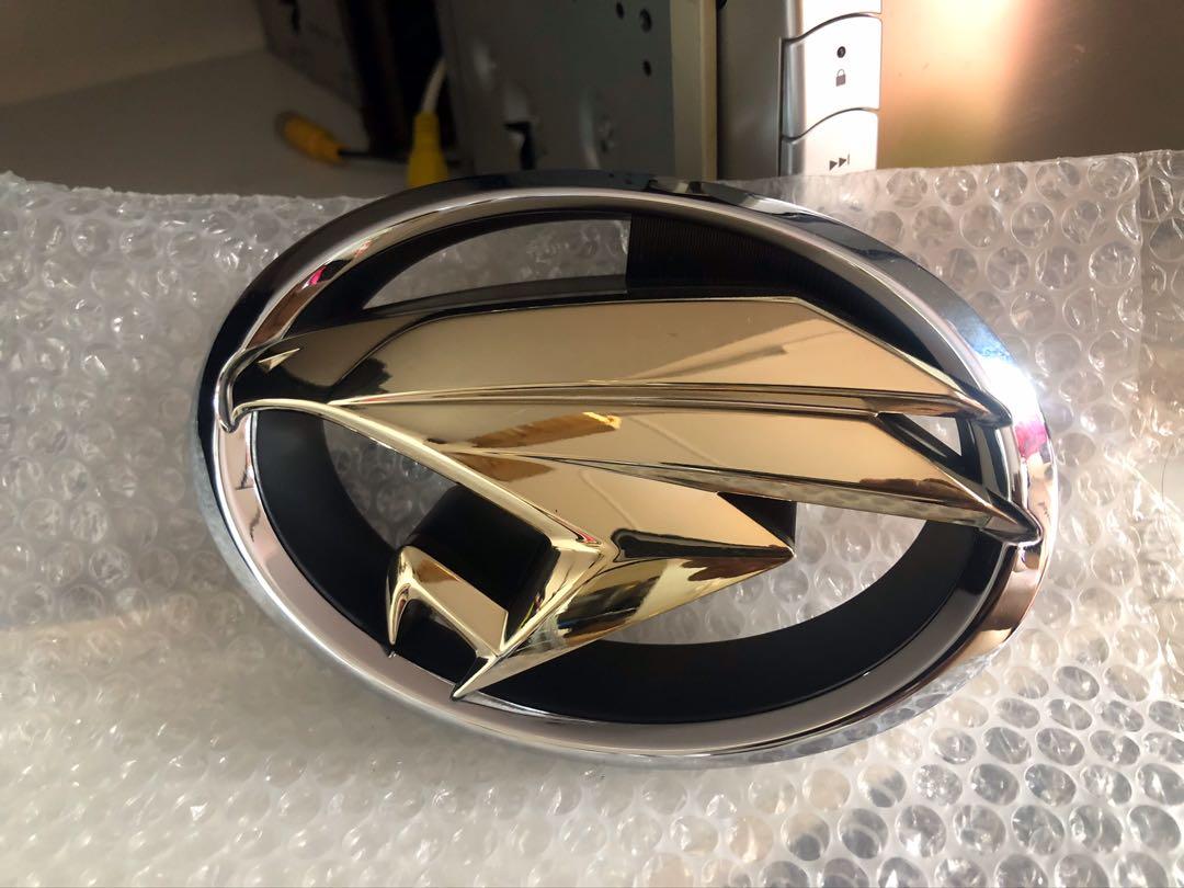 Toyota harrier logo gold matt black | Shopee Singapore