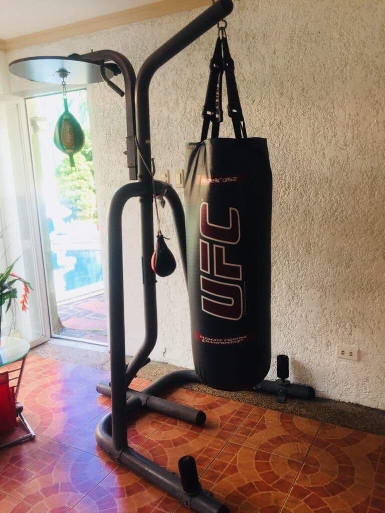 Ufc heavy sale bag stand
