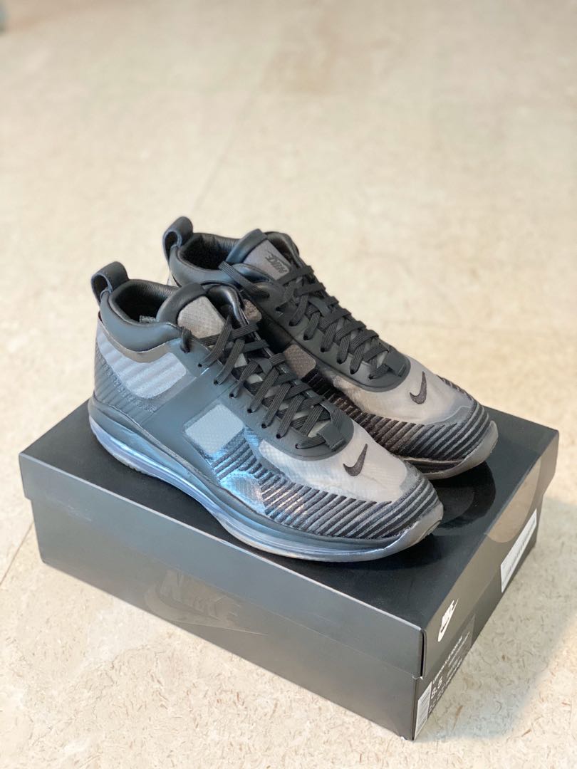 elliot nike
