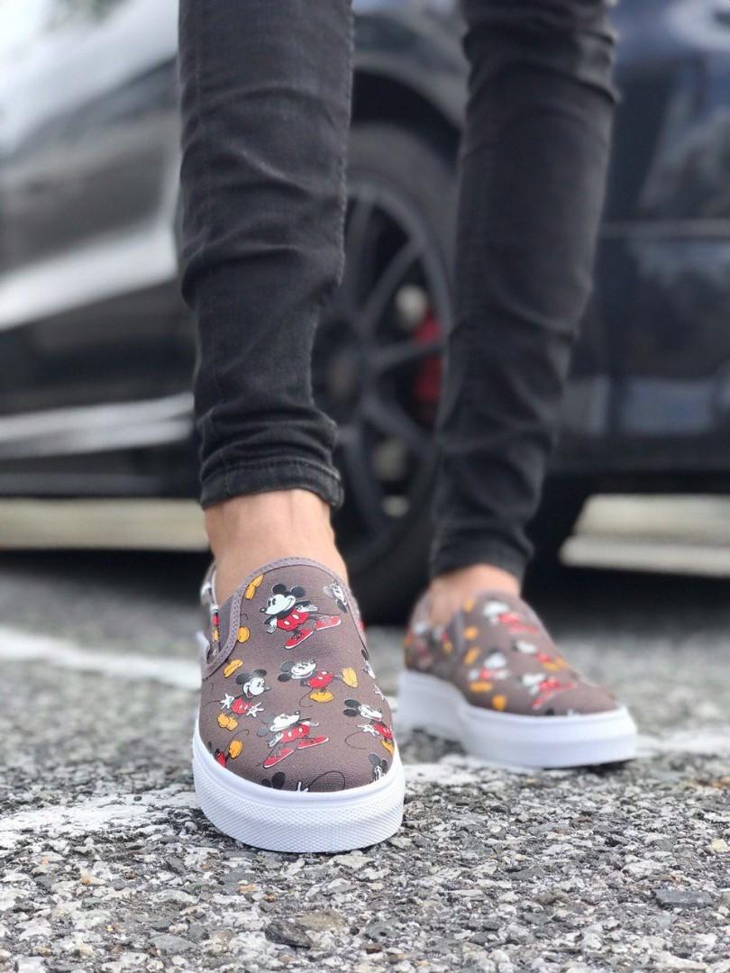 Mickey mouse limited edition vans hotsell