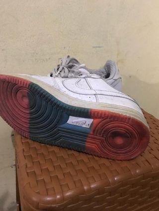 NIKE AIR FORCE 1