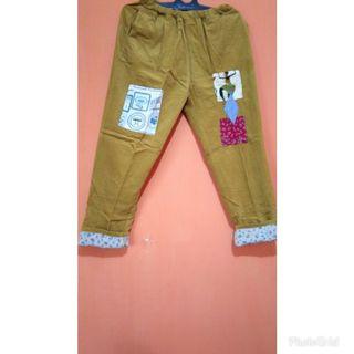 -Celana reaped corduroy