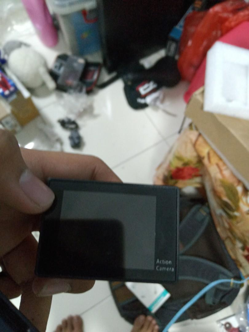 Action Camera (Category: Cameras) located in Singapore. Submitted by arihq (Listing ID 269251359, Image 5). Description: The camera does not come with the battery.