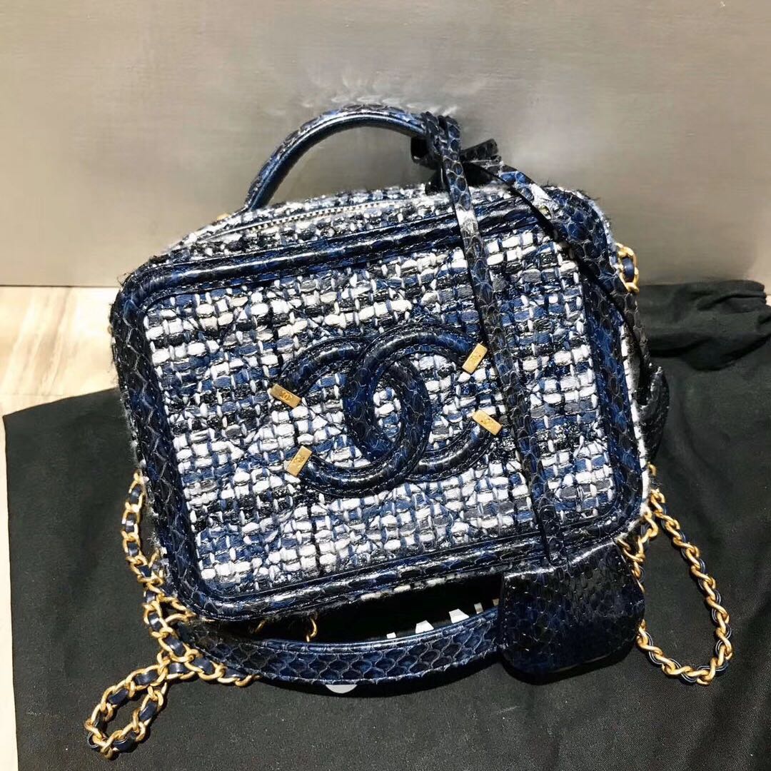 Chanel vanity case clearance tweed