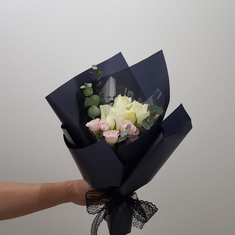 Cheap Af Out Of Stock 12 Only 3 Stalks White Rose With Pink Rose Spray In Korean Style Black Wrapping Gardening Flowers Bouquets On Carousell