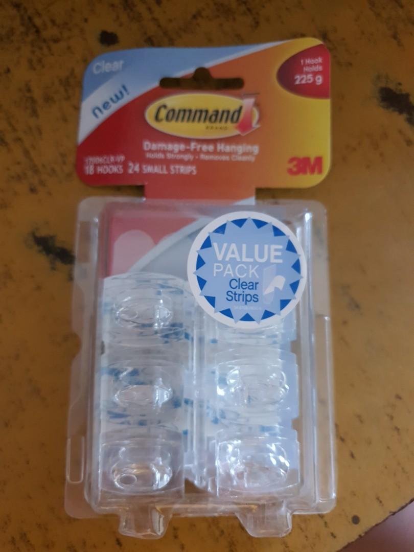 Command Hooks (Category: Bathroom & Kitchen Fixtures) located in Singapore. Submitted by dealiciously (Listing ID 269208402, Image 1). Description: 18 hooks that can hold up to 225g.