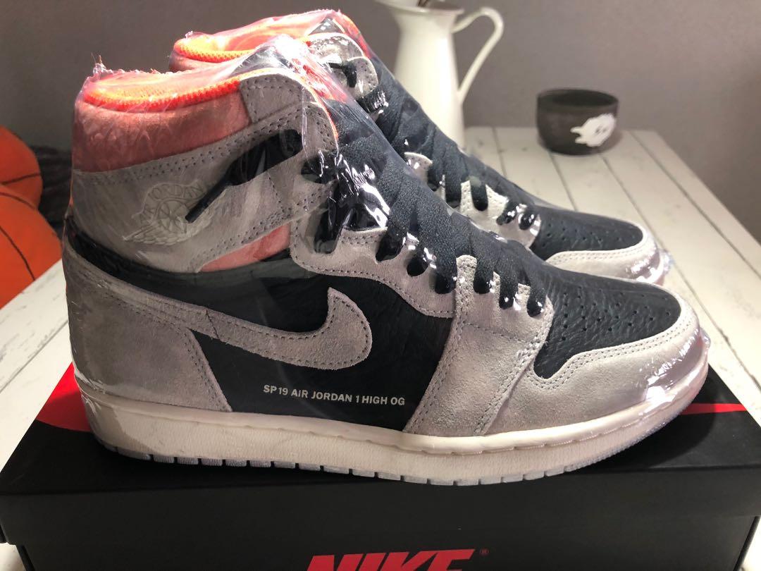 Nike air jordan 1 retro high neutral grey hyper crimson hot sale