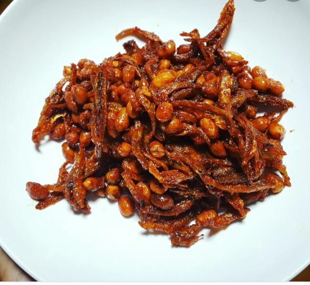 Sambal Ikan Bilis Kacang Food Drinks Instant Food On Carousell Namun pernahkan anda mendengar ataupun mencoba masakan balado ikan bilis sambal cabai hijau? sambal ikan bilis kacang