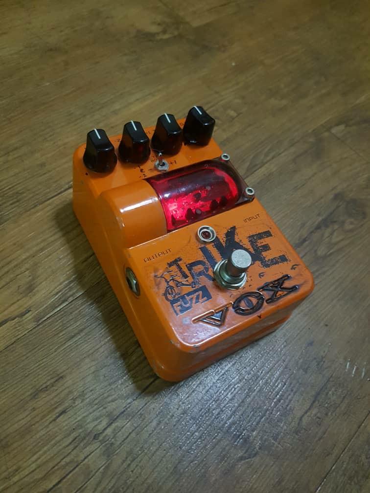 Fuzz pedal Vox Strike , Hobbies & Toys, Music & Media, Musical 