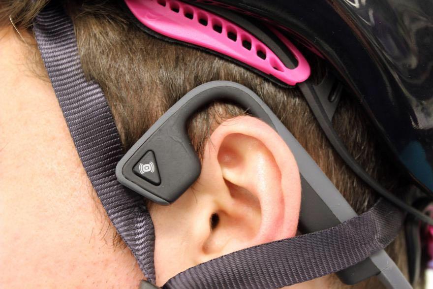 Aftershokz trekz titanium cycling headphones store