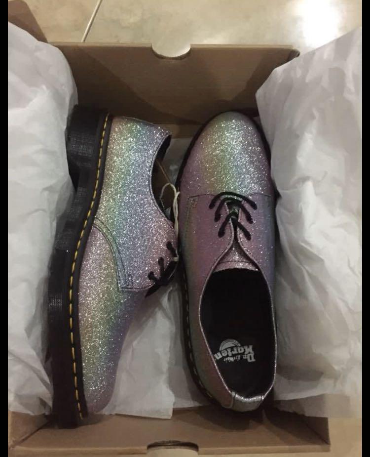 Glitter sole shoes outlet