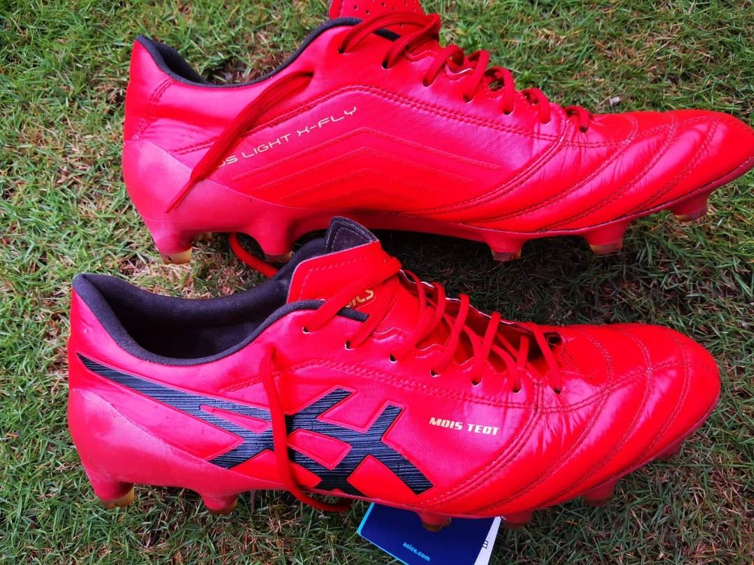 Kasut bola asics 2025