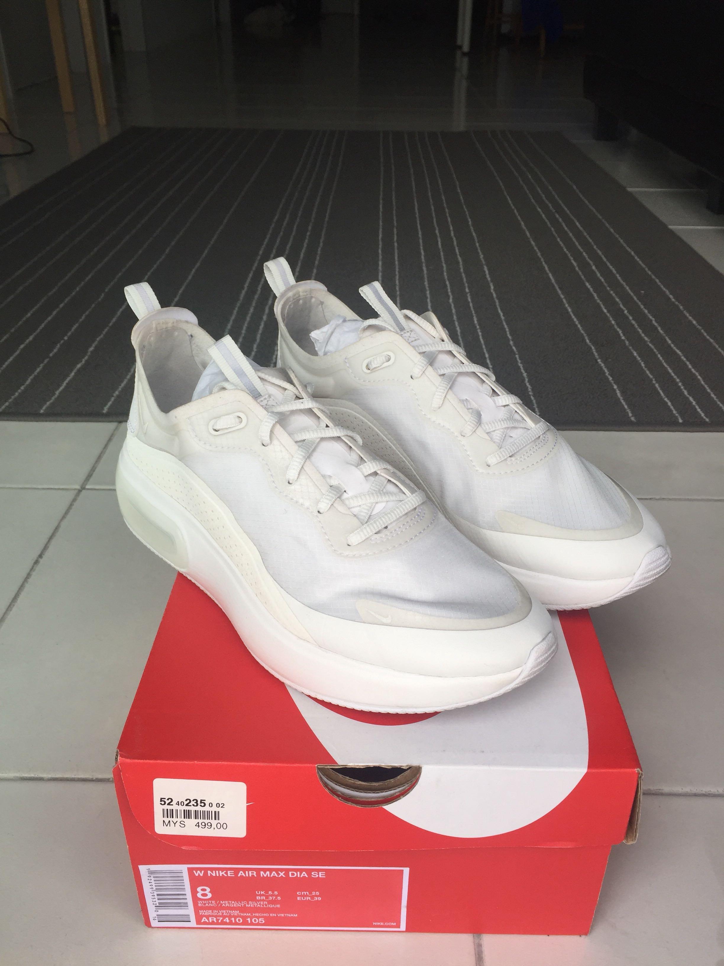 air max dia triple white